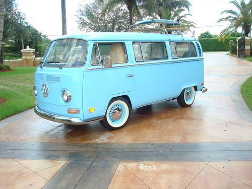 1971 volkswagen bus