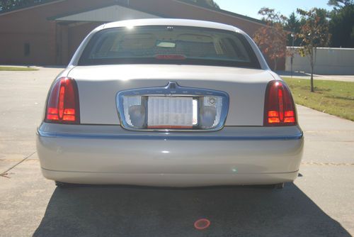 2001 Lincoln Town Car Cartier L Sedan 4-Door 4.6L, image 4