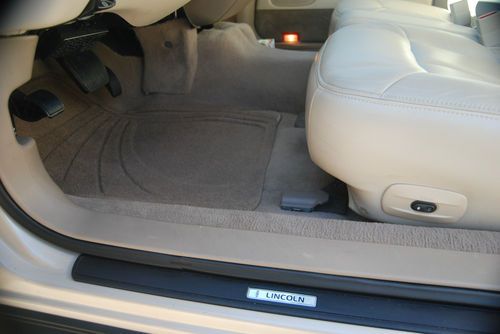 2001 Lincoln Town Car Cartier L Sedan 4-Door 4.6L, image 11