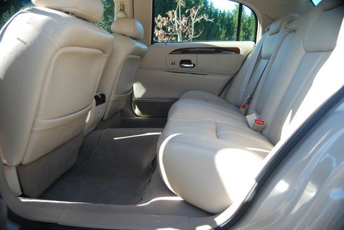 2001 Lincoln Town Car Cartier L Sedan 4-Door 4.6L, image 12