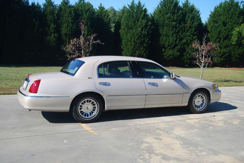 2001 Lincoln Town Car Cartier L Sedan 4-Door 4.6L, image 22
