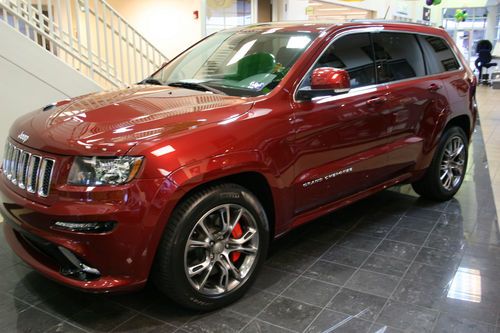 2012 jeep grand cherokee srt 8  1owner low miles