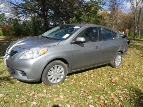 2013 nissan versa  gray only 12,189 miles!