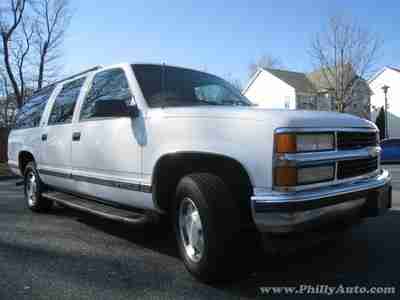 NO RESERVE! 1-OWNER! CLEAN CARFAX! TOW PACKAGE! 3RD ROW SEATS! 4WD CHEVY BURBAN, image 5