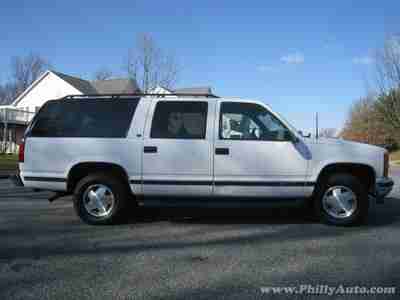 NO RESERVE! 1-OWNER! CLEAN CARFAX! TOW PACKAGE! 3RD ROW SEATS! 4WD CHEVY BURBAN, image 6