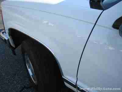 NO RESERVE! 1-OWNER! CLEAN CARFAX! TOW PACKAGE! 3RD ROW SEATS! 4WD CHEVY BURBAN, image 14