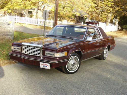 1982 ford thunderbird heritage 2-door sunroof 67,000 miles! and window sticker!