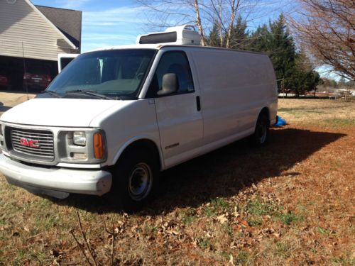 Refrigerated reefer 2001 gmc savana 3500 base cutaway van 2-door 6.5l