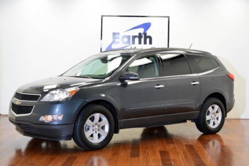 2011 chevrolet traverse , 2lt pkg, backup camera,leather,htd seats, one owner !!