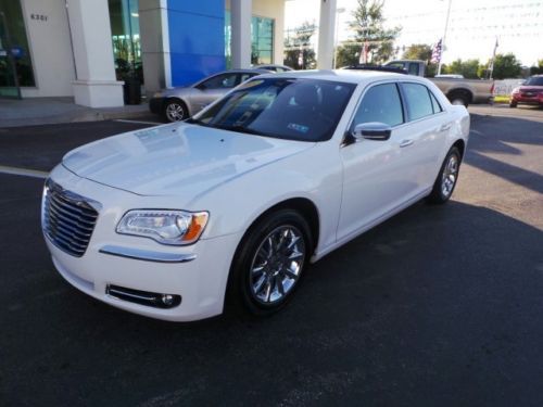2012 Chrysler 300 Limited 3.6L  Rear Wheel Drive, image 2