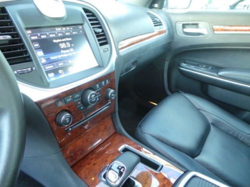 2012 Chrysler 300 Limited 3.6L  Rear Wheel Drive, image 7