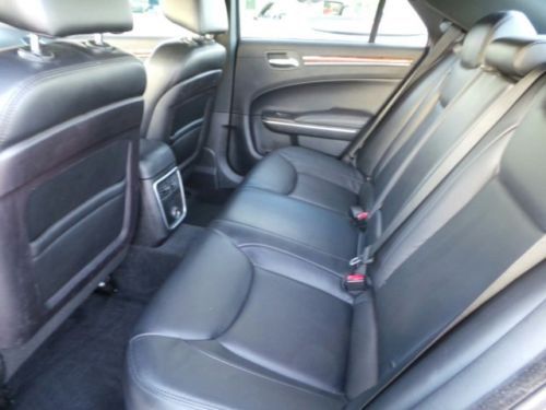 2012 Chrysler 300 Limited 3.6L  Rear Wheel Drive, image 13