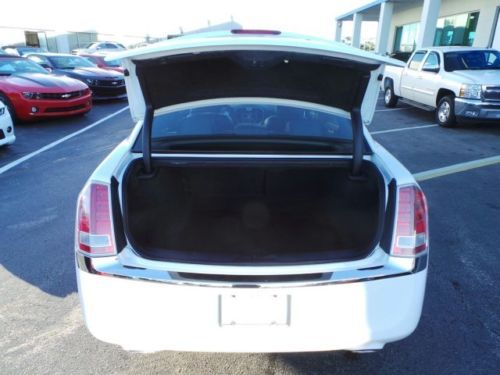 2012 Chrysler 300 Limited 3.6L  Rear Wheel Drive, image 15