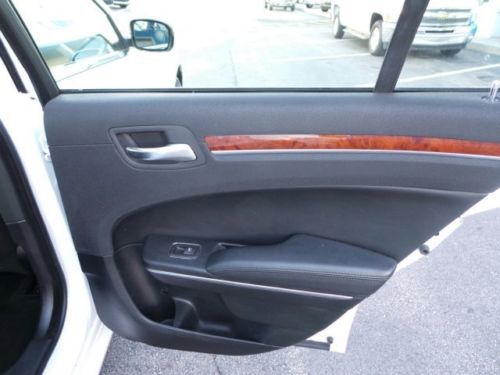 2012 Chrysler 300 Limited 3.6L  Rear Wheel Drive, image 23