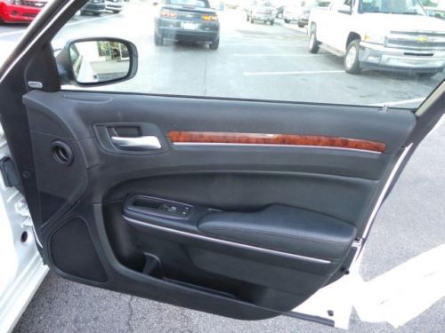 2012 Chrysler 300 Limited 3.6L  Rear Wheel Drive, image 24