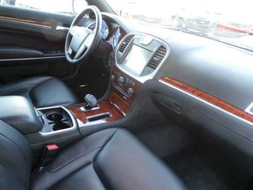 2012 Chrysler 300 Limited 3.6L  Rear Wheel Drive, image 25
