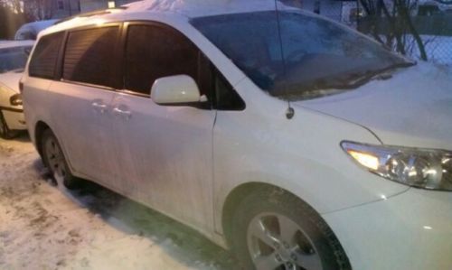 2011 toyota sienna le mini passenger van 5-door 3.5l