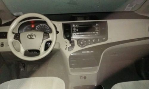 2011 Toyota Sienna LE Mini Passenger Van 5-Door 3.5L, US $14,000.00, image 3