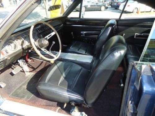 Hardtop Dodge Charger Sports 68 new battery and a new aluminum radiator, image 5