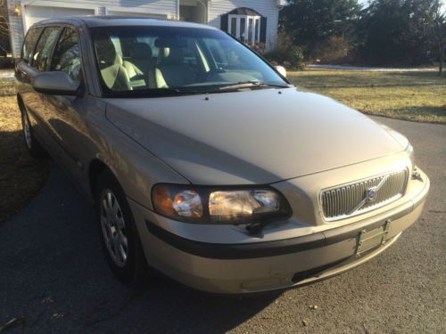 2001 volvo v70 base wagon 4-door 2.4l