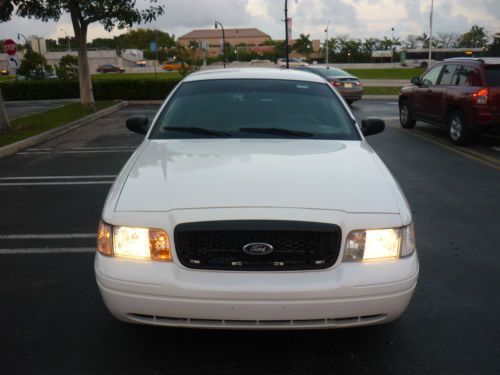 2008 crown victoria with 52 k miles!!!!!!