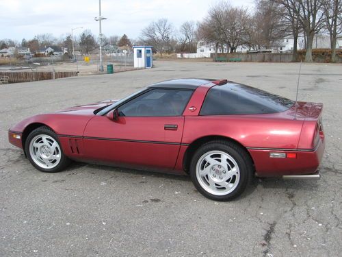 1990 chevrolet corvette base hatchback 2-door 5.7l