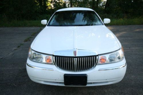 1999 Federal Coach 120" Limousine Town Car Very Clean, CHEAP Great Prom Limo, image 6