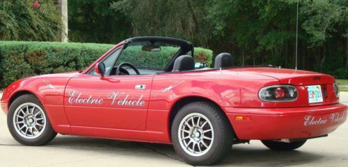 Electric vehicle mazda miata 5-speed convertible