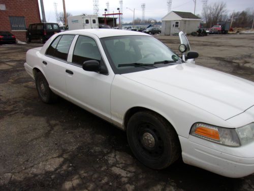 2010 ford crown victoria police interceptor sedan 4-door 4.6l