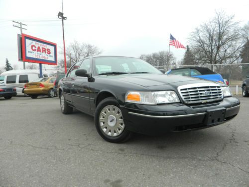 2005 ford crown victoria police interceptor sedan 4-door