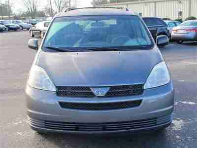 Toyota Sienna LE Cloth Interior 2nd Row Captains 7 Passenger Local Trade, image 2