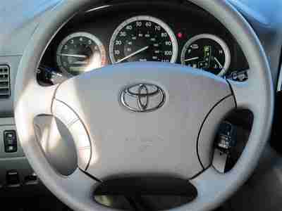 Toyota Sienna LE Cloth Interior 2nd Row Captains 7 Passenger Local Trade, image 19