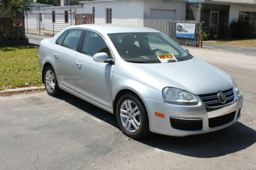 2010 volkswagen jetta tdi 4-door diesel manual low miles