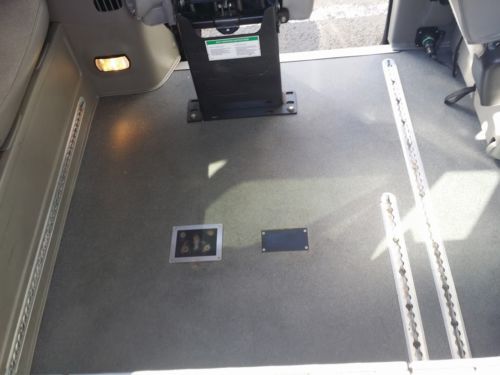 WHEELCHAIR HANDICAP VAN, US $13,950.00, image 2