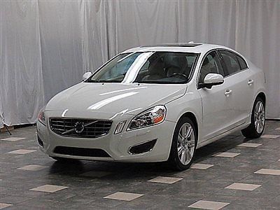 2011 volvo s60 t6 awd 24k warranty blis system heated lthr sunroof loaded !!!