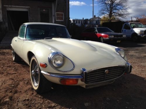 1971jaguar xke v12 coupe old english white, auto,wire wheels 26,000 miles