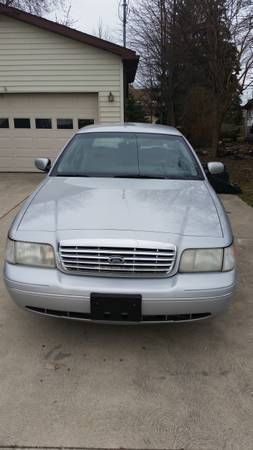 2001 ford crown victoria lx sedan 4-door 4.6l