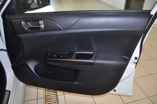 WRX STi Manual 2.5L 4X4 Power Steering Power Brakes Power Door Locks Tachometer, image 29