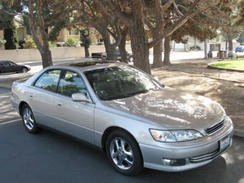 2000 lexus es300 base sedan 4-door 3.0l