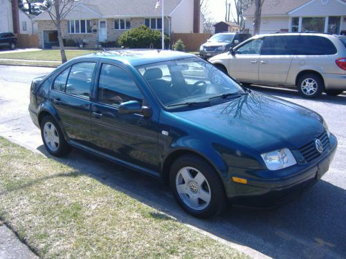 Gorgeous low 99k miles golf at jetta reliable at low cost delivery avail 30mpg