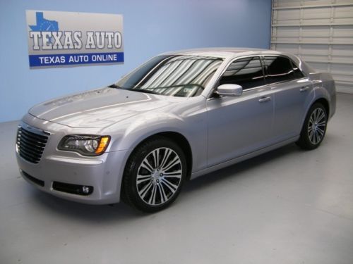We finance! 2013 chrysler 300s heated seats uconnect beats by dre 9k texas auto