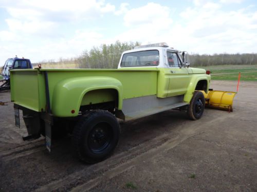 1976 ford f-600 4x4 plow/monster/mud truck-rust free-new tires-low miles-chains