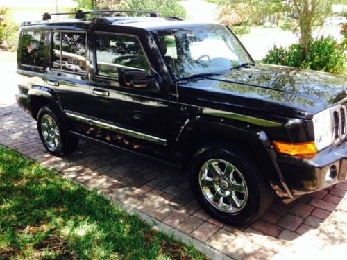 5.7 hemi v8. 3rd row passenger seating and remote, power lift gate.