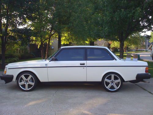 1983 volvo 242 turbo.  vcoa best of show winner - fully restored