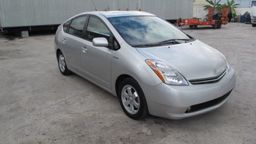 2006 toyota prius with brand new leather interior