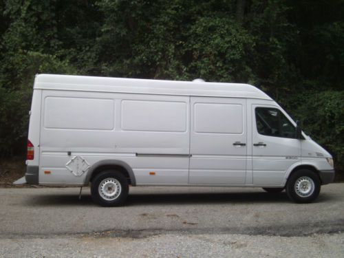 2005 dodge sprinter 158&#034;wb mercedes diesel automatic runs great fedex owned nice