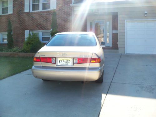 2000 toyota camry le sedan 4-door 2.2l