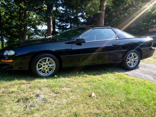 Z-28 camaro &#034;as new&#034; with 2,800 actual one-owner, garaged; one-driver