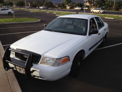 2005 ford crown victoria p71 police interceptor with all the extras.