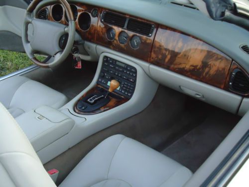 1999 Jaguar XK8 Base Convertible 2-Door 4.0L, image 10